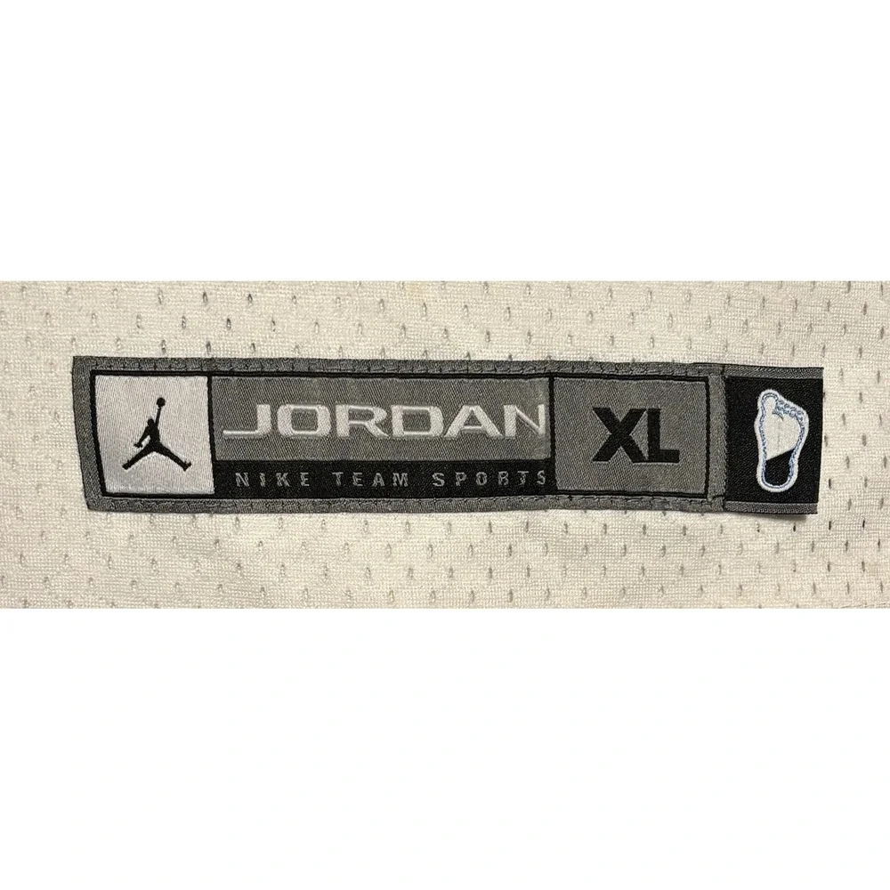 Vintage Jordan North Carolina 23 Basketball Jersey Mens XL White Grey Nike‎ Team